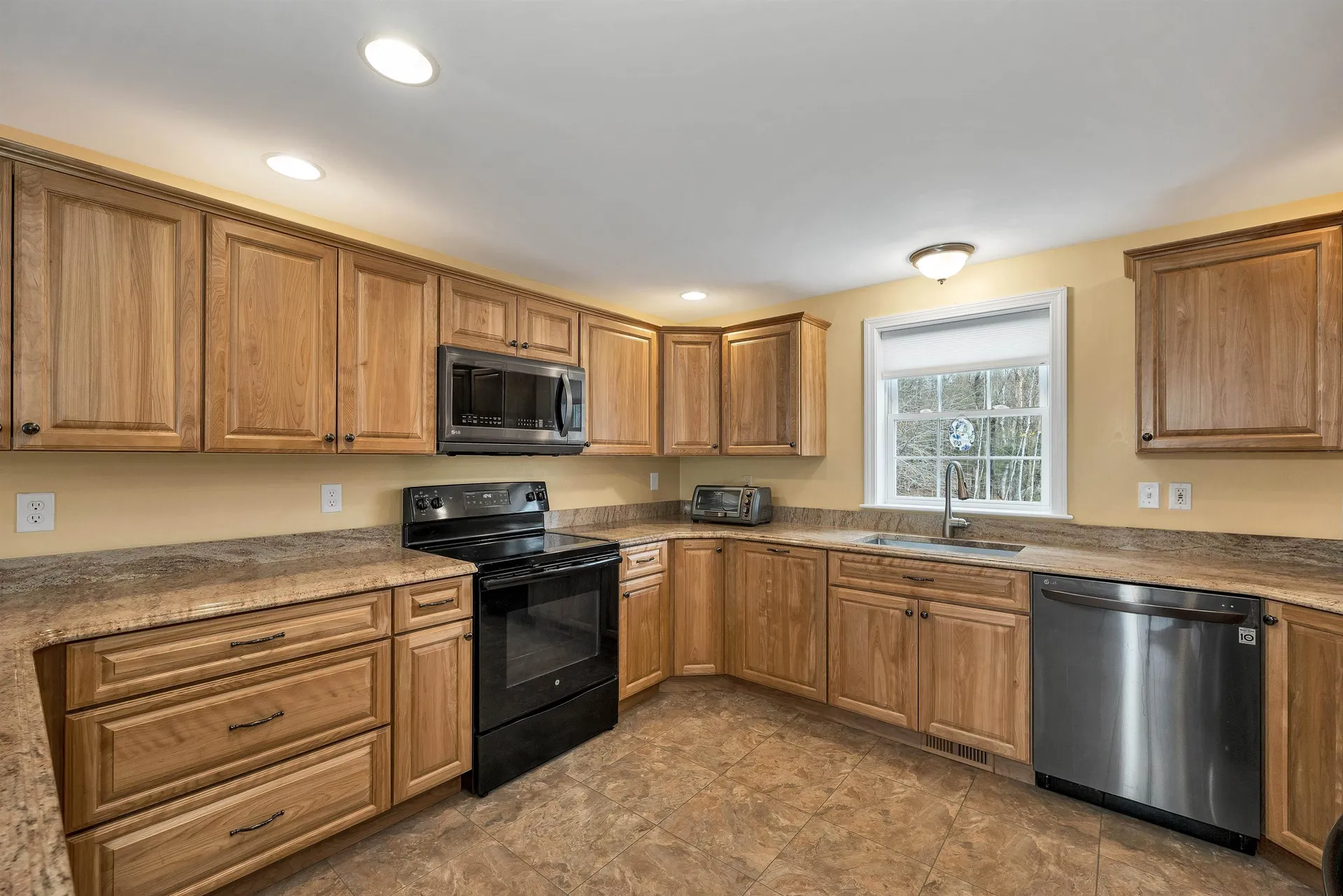 22 Duckworth Road Hebron NH 03241