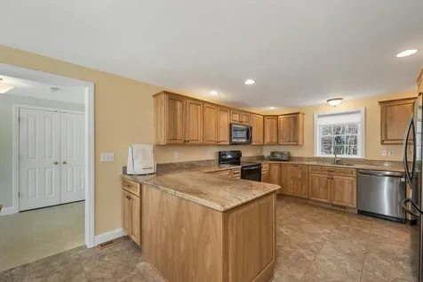 22 Duckworth Road Hebron NH 03241