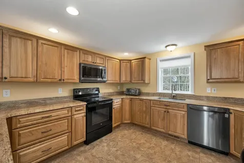 22 Duckworth Road Hebron NH 03241