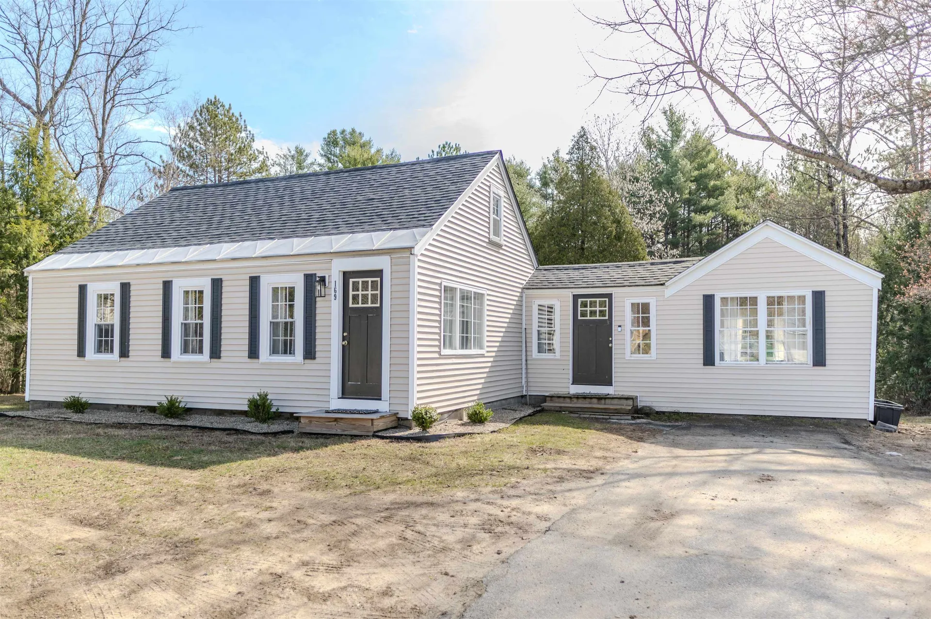 169 Us Route 202 Bennington NH 03442-4118