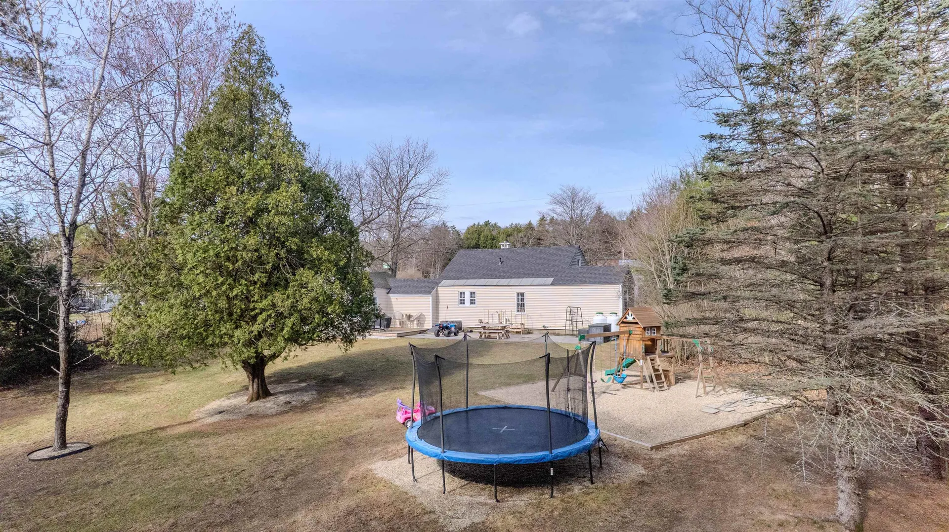 169 Us Route 202 Bennington NH 03442-4118