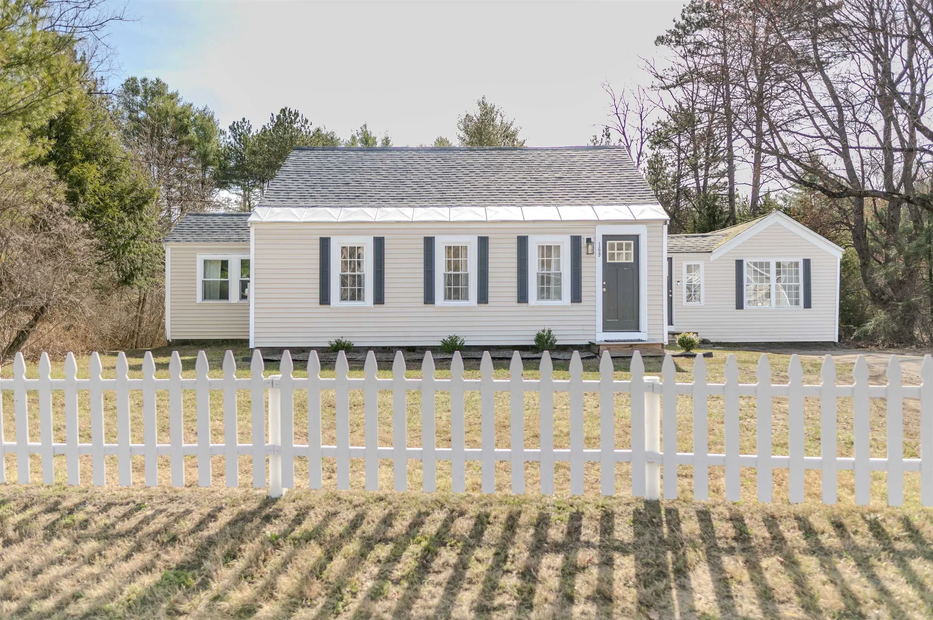 169 Us Route 202 Bennington NH 03442-4118
