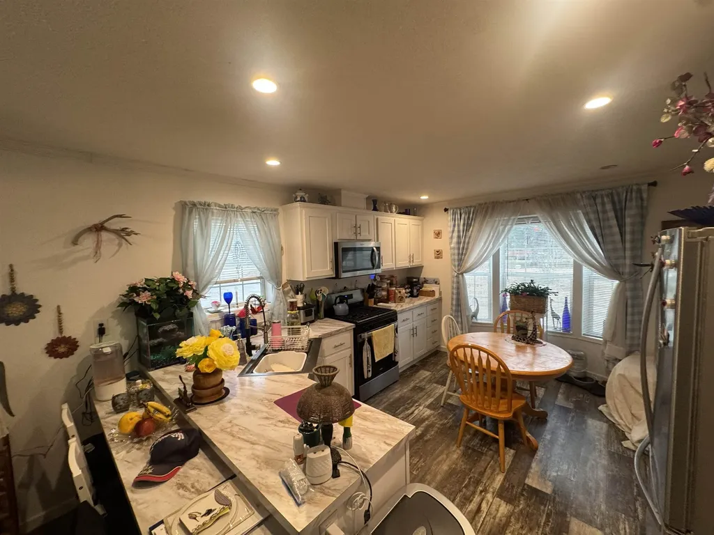 3 Chamberlain Court Deering NH 03244