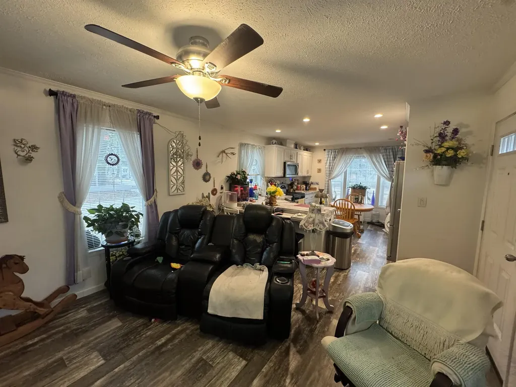 3 Chamberlain Court Deering NH 03244