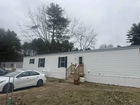 3 Chamberlain Court Deering NH 03244