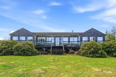 40 Weirs Road Gilford NH 03249