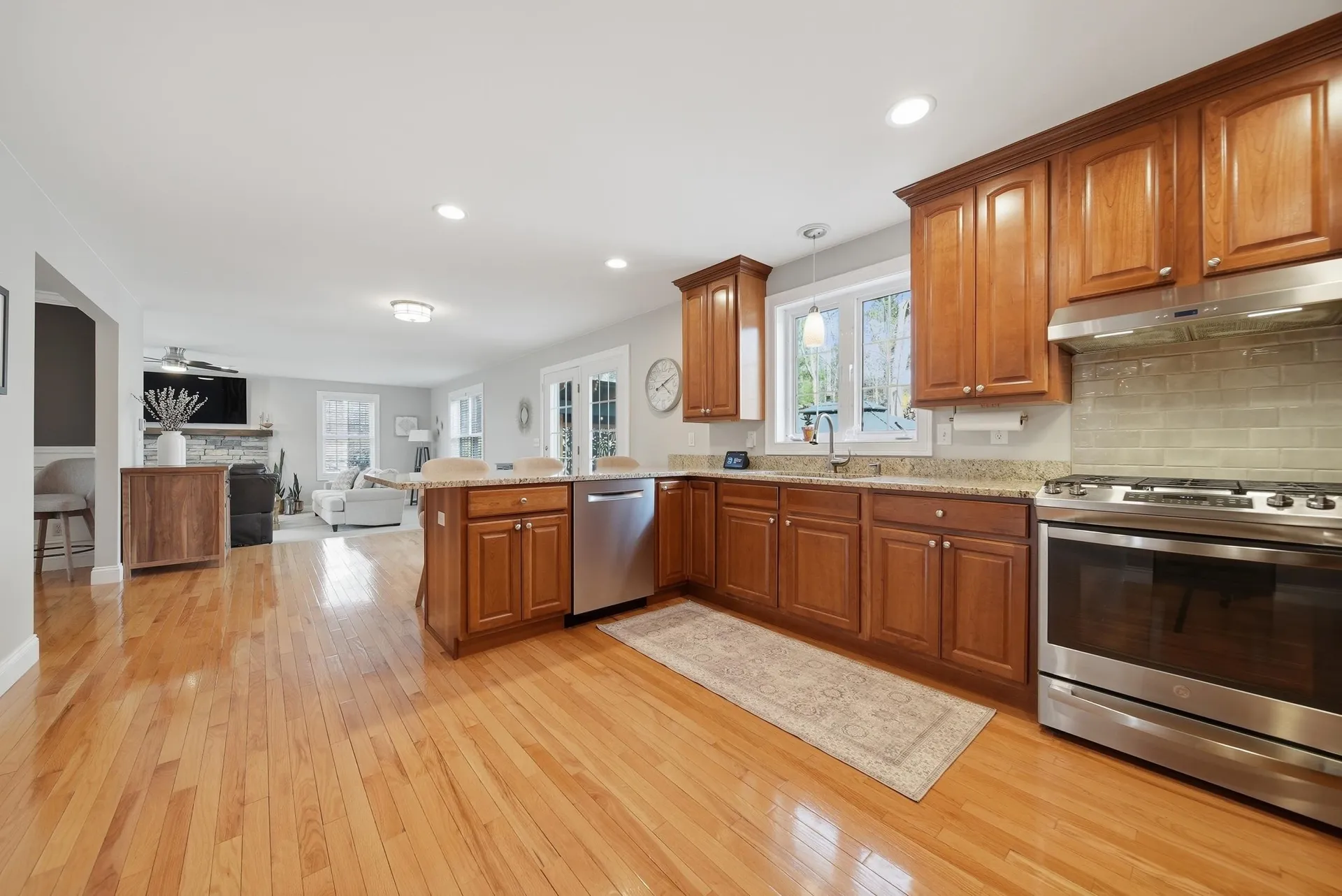 5 Zoe Lane Newton NH 03858