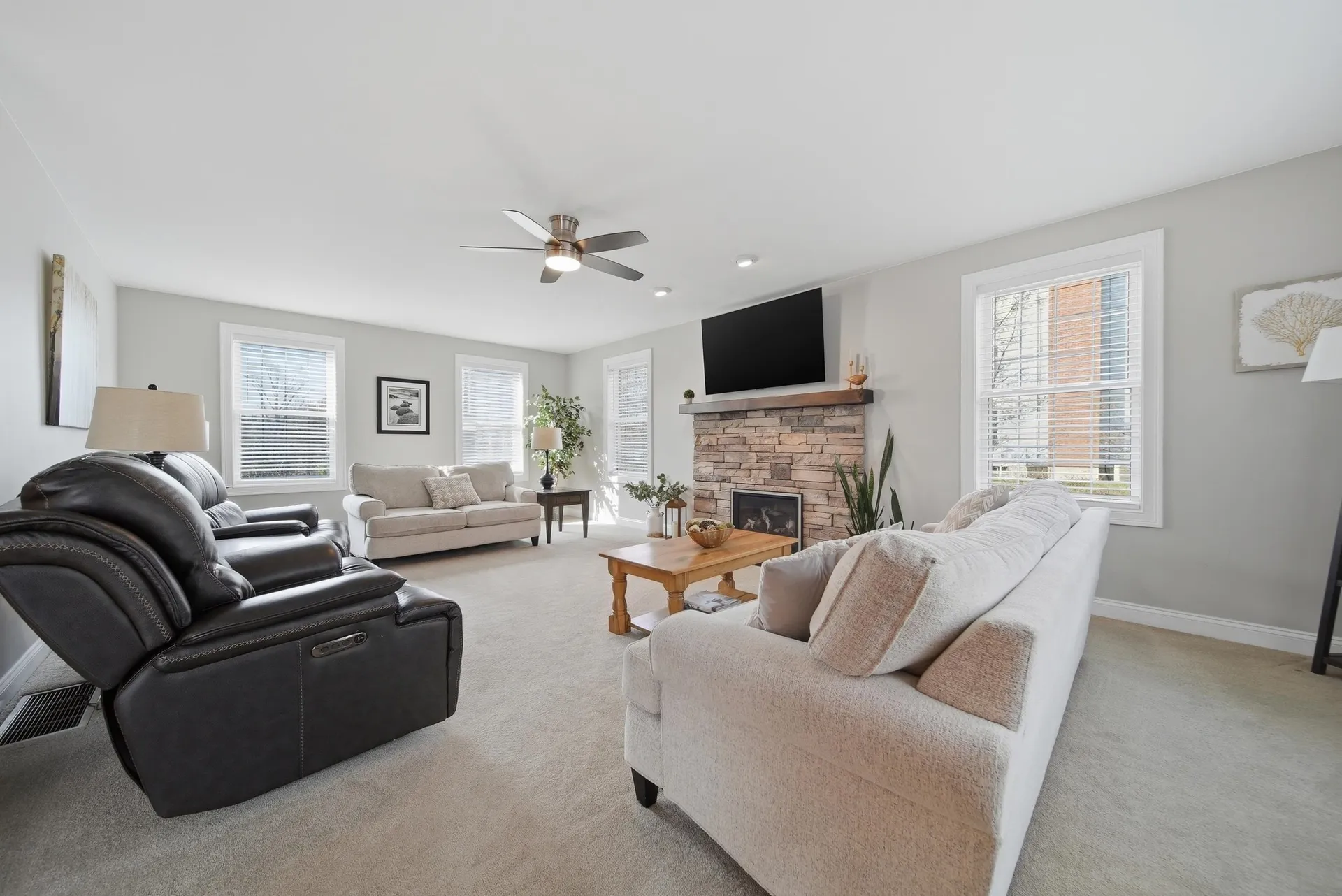 5 Zoe Lane Newton NH 03858