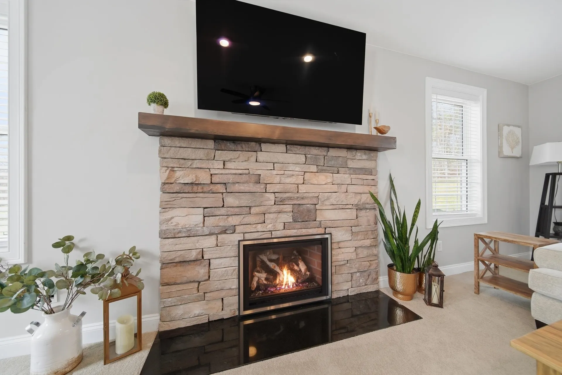 5 Zoe Lane Newton NH 03858