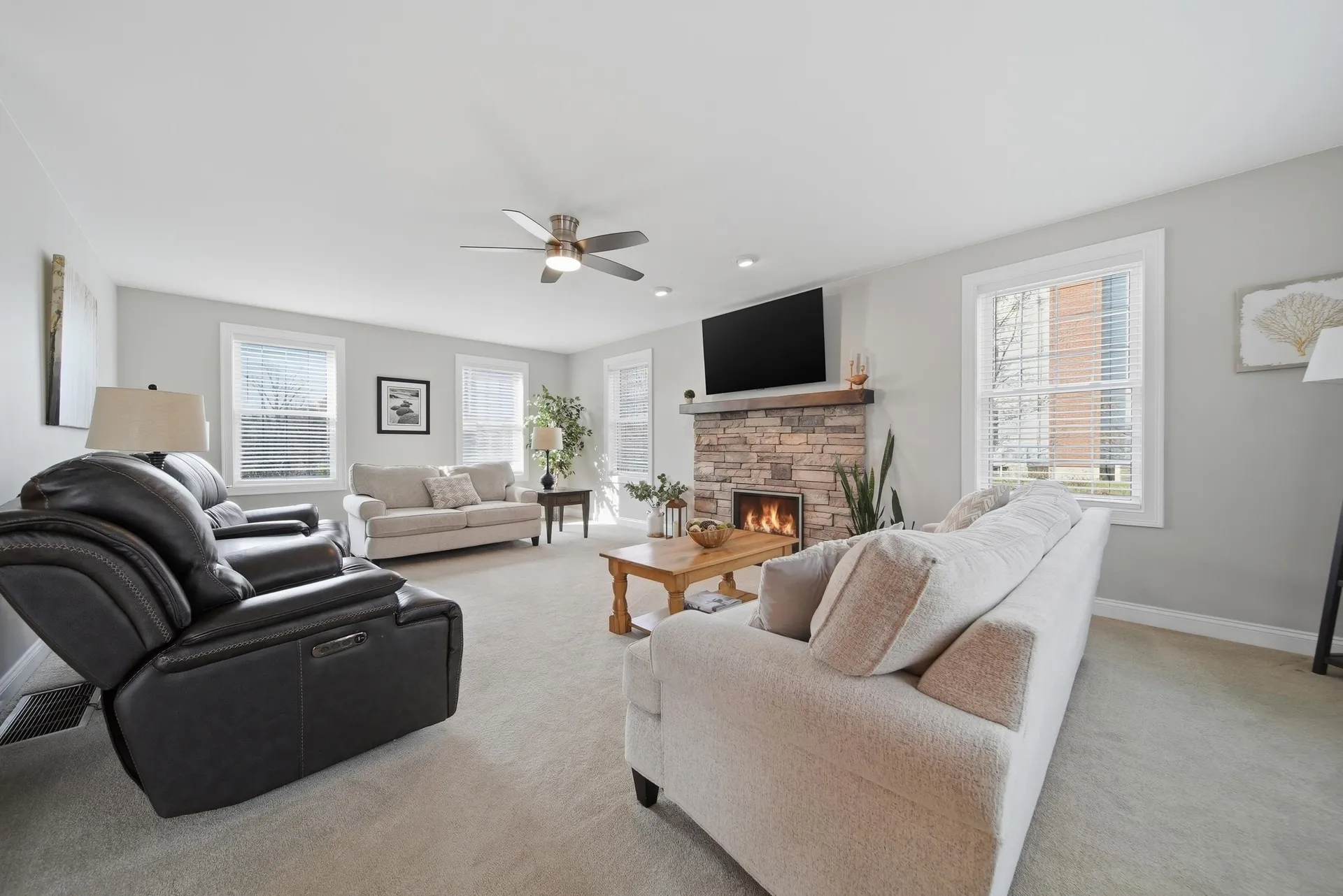 5 Zoe Lane Newton NH 03858