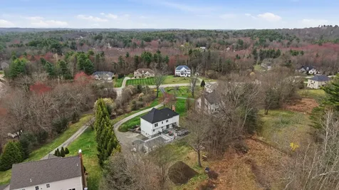 5 Zoe Lane Newton NH 03858