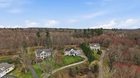 5 Zoe Lane Newton NH 03858