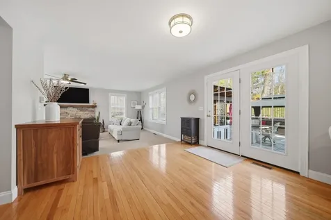 5 Zoe Lane Newton NH 03858