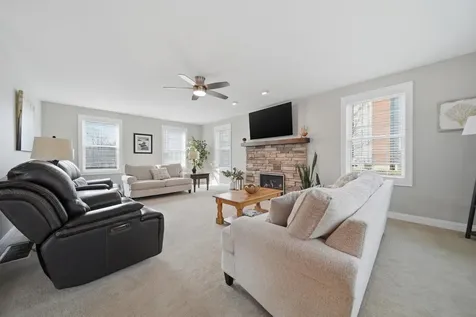 5 Zoe Lane Newton NH 03858