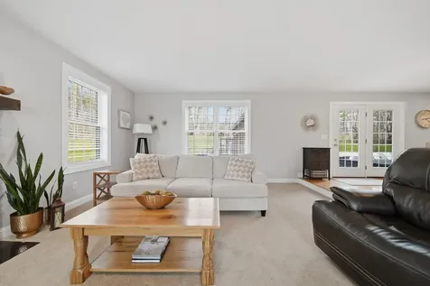 5 Zoe Lane Newton NH 03858