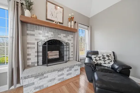 5 Zoe Lane Newton NH 03858
