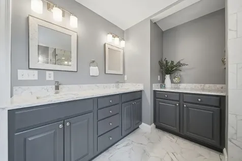 5 Zoe Lane Newton NH 03858