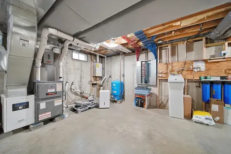 5 Zoe Lane Newton NH 03858