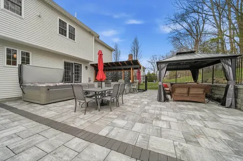 5 Zoe Lane Newton NH 03858