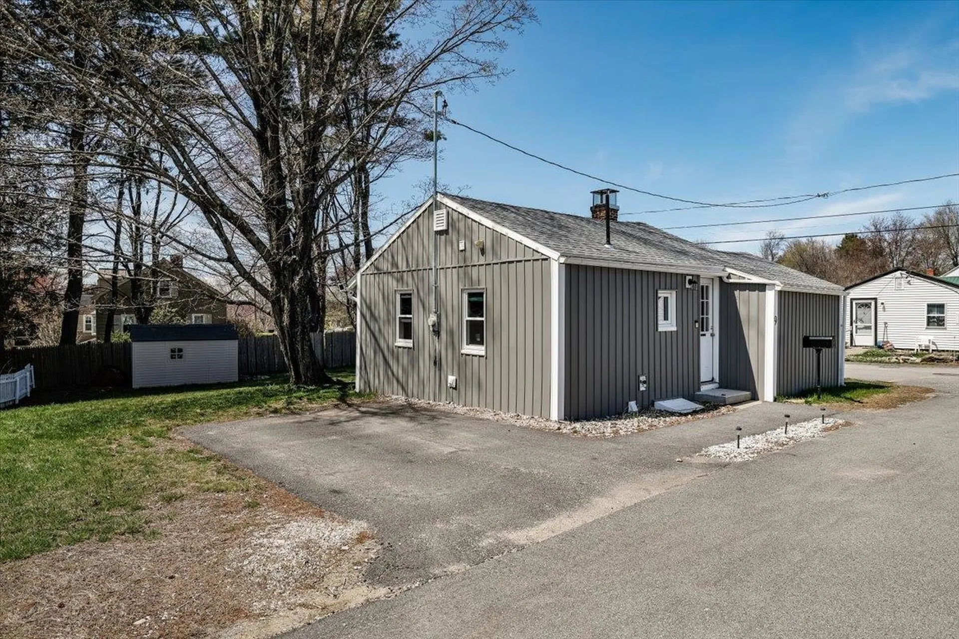 9 Hillcrest Avenue Pembroke NH 03275