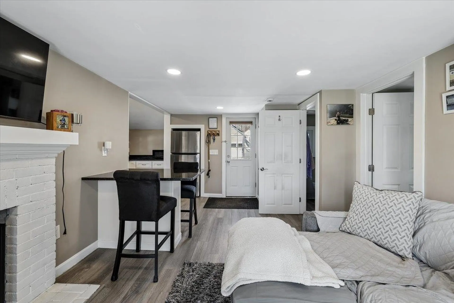 9 Hillcrest Avenue Pembroke NH 03275