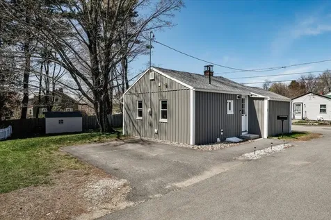 9 Hillcrest Avenue Pembroke NH 03275