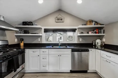 9 Hillcrest Avenue Pembroke NH 03275
