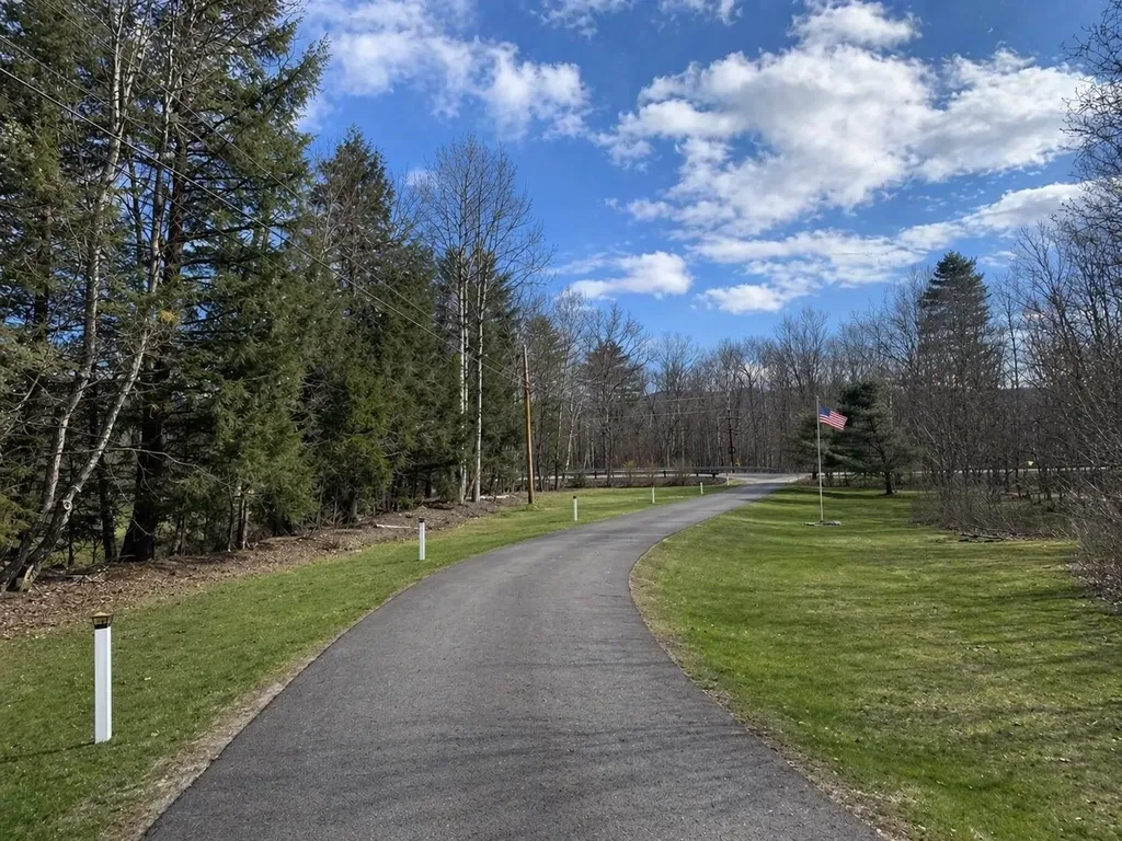 3039 Us Route 3 Thornton NH 02385