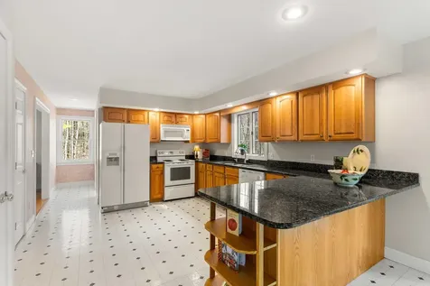 7 Lindon Drive Brentwood NH 03833