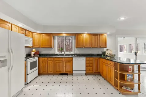 7 Lindon Drive Brentwood NH 03833