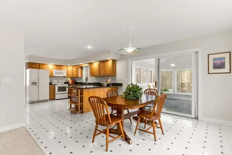 7 Lindon Drive Brentwood NH 03833
