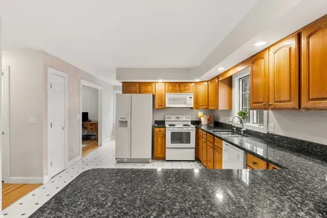 7 Lindon Drive Brentwood NH 03833