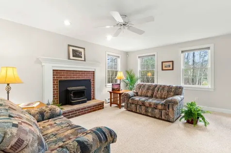 7 Lindon Drive Brentwood NH 03833