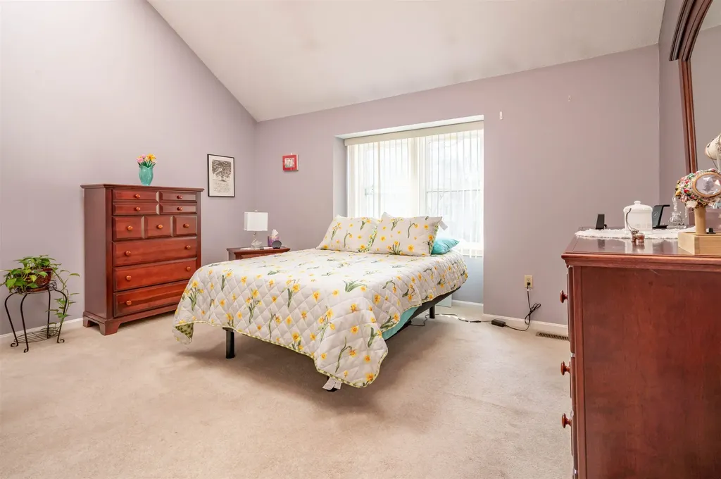 8 Bartemus Trail Nashua NH 03063