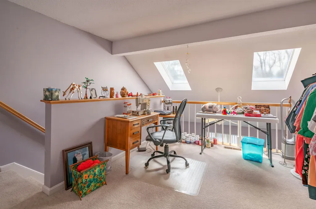 8 Bartemus Trail Nashua NH 03063