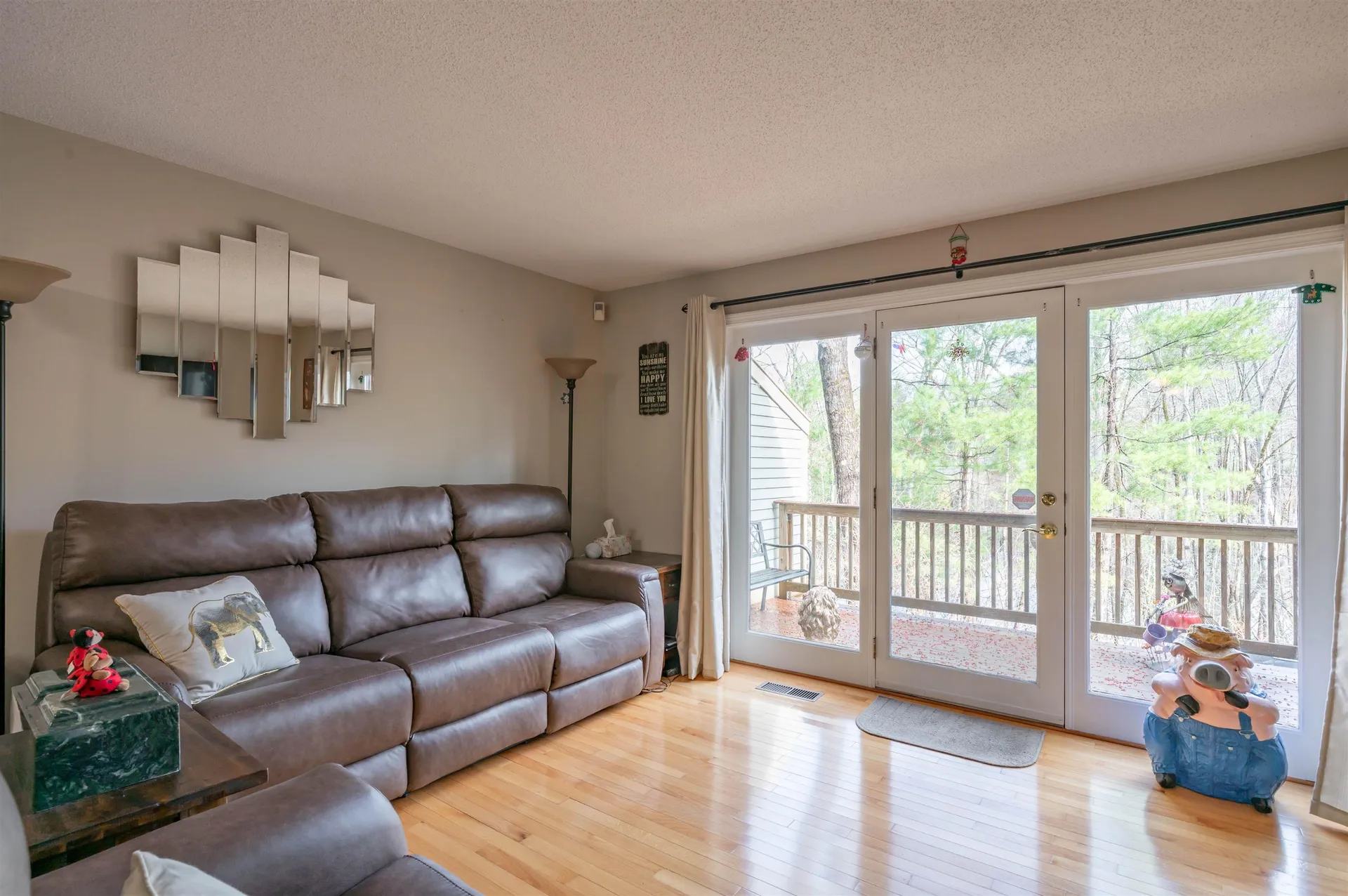 8 Bartemus Trail Nashua NH 03063