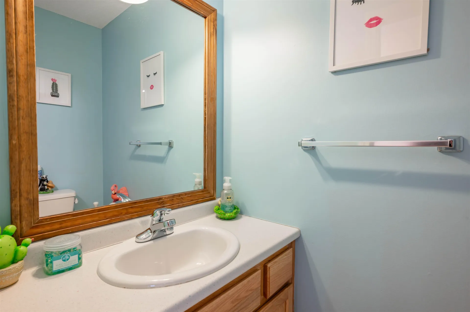 8 Bartemus Trail Nashua NH 03063