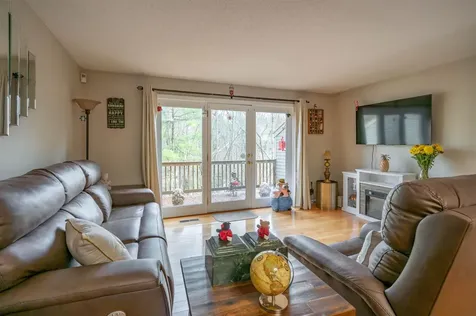 8 Bartemus Trail Nashua NH 03063