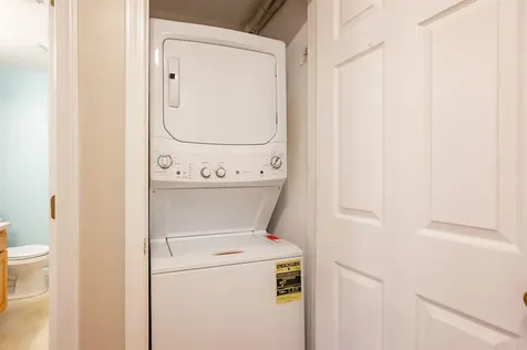 8 Bartemus Trail Nashua NH 03063