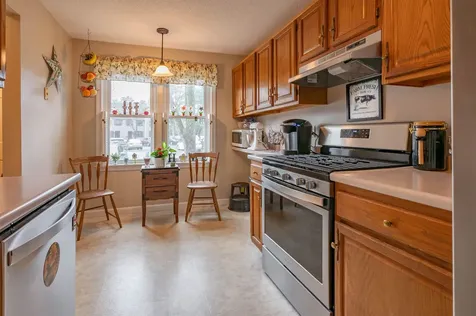 8 Bartemus Trail Nashua NH 03063