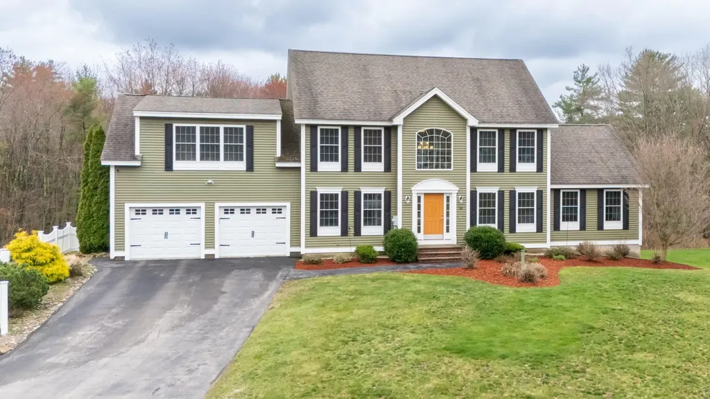 10 Harmony Lane Pelham NH 03076
