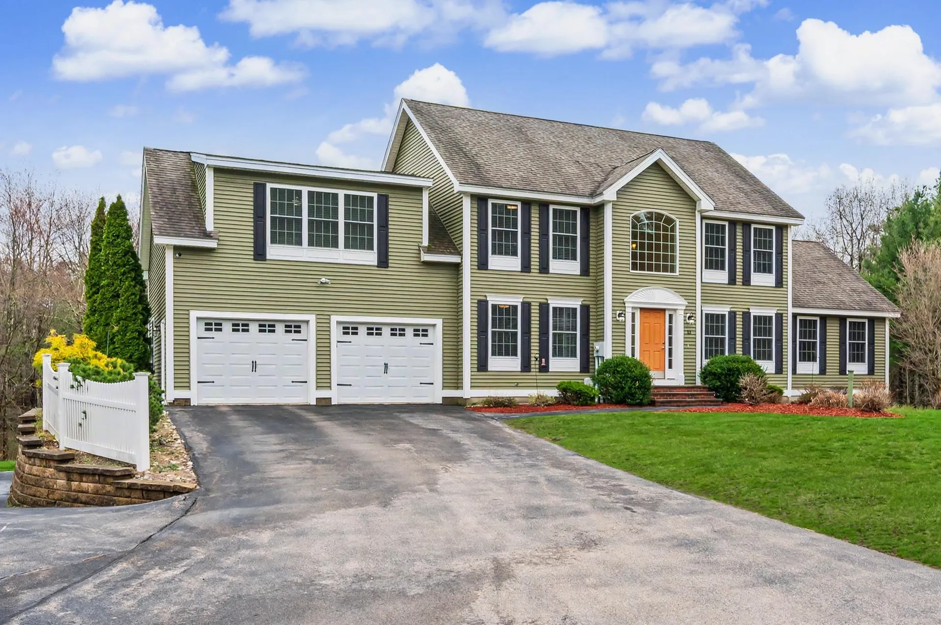 10 Harmony Lane Pelham NH 03076