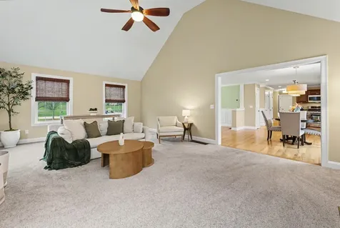 10 Harmony Lane Pelham NH 03076