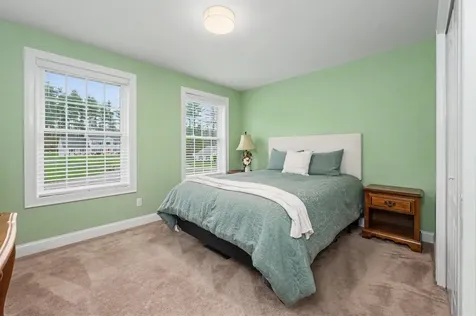 10 Harmony Lane Pelham NH 03076