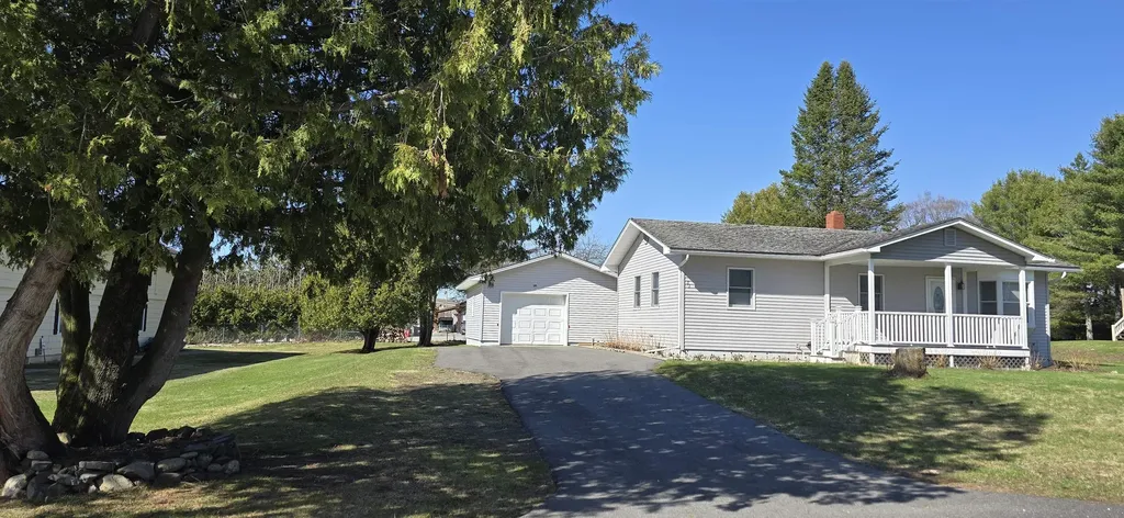 33 Lynwood Drive Derby VT 05829