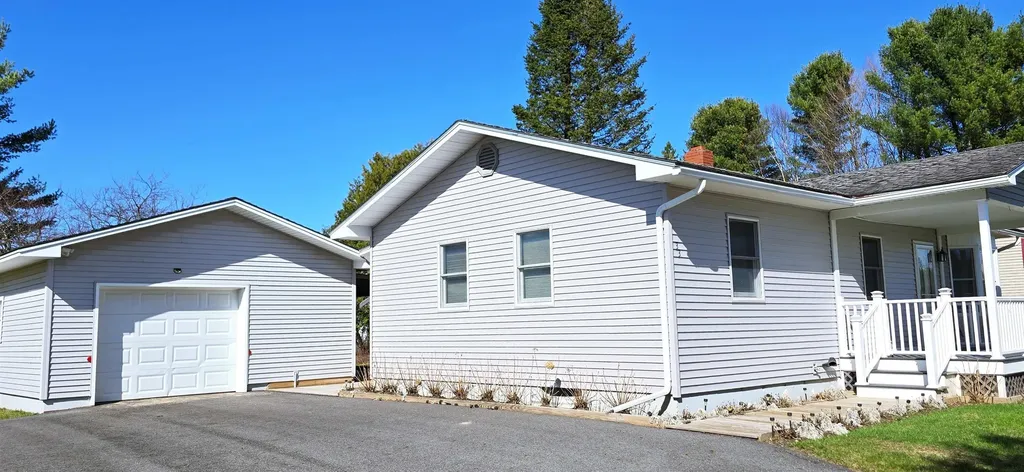 33 Lynwood Drive Derby VT 05829