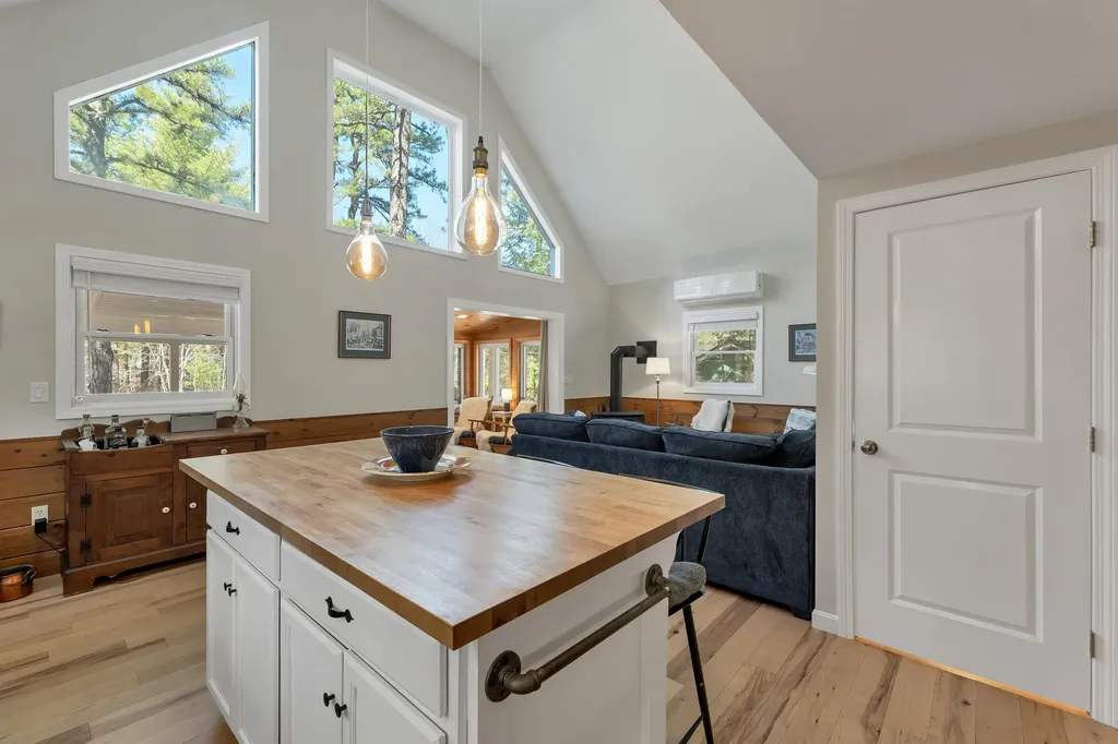 206 East Chocorua River Drive Tamworth NH 03886
