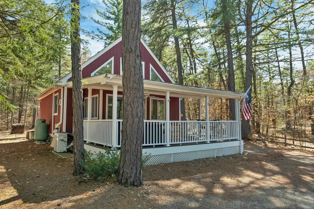 206 East Chocorua River Drive Tamworth NH 03886