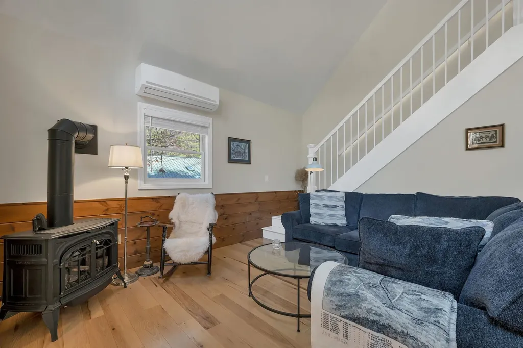 206 East Chocorua River Drive Tamworth NH 03886