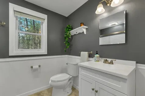 206 East Chocorua River Drive Tamworth NH 03886